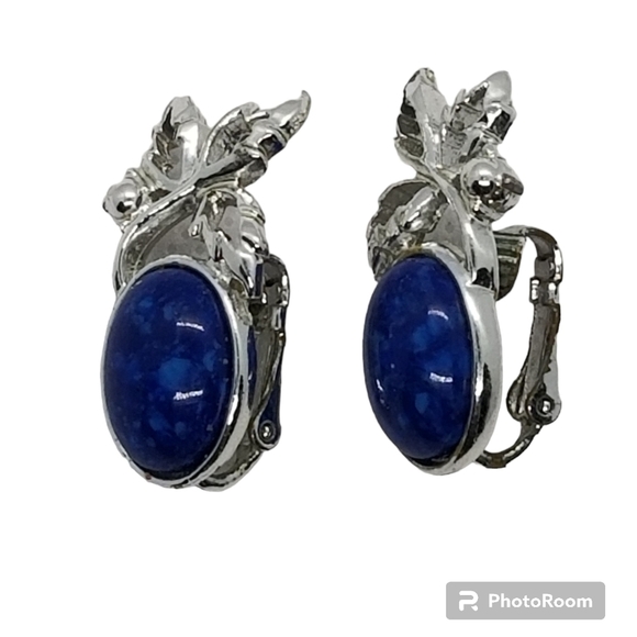SARAH COVENTRY VINTAGE "BLUE HAWALLI" SILVERTONED CLIP ON EARRINGS - Picture 3 of 5